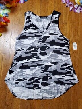 Women’s V-Neck Sleeveless Camouflage Tank Top - Black & Gray